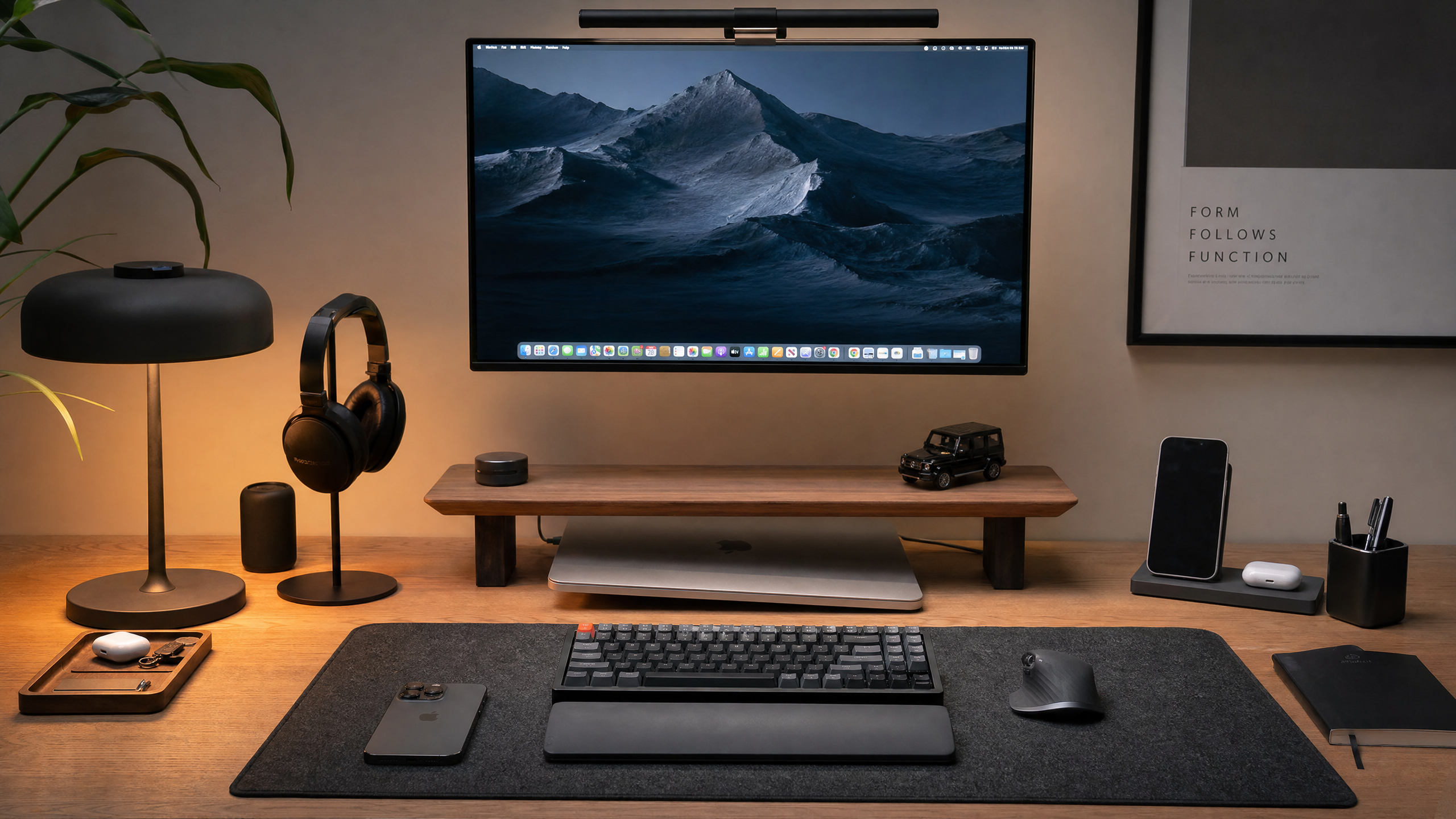 Top 10 Tech Gadgets You Need for Your Workstation | VuraCollective